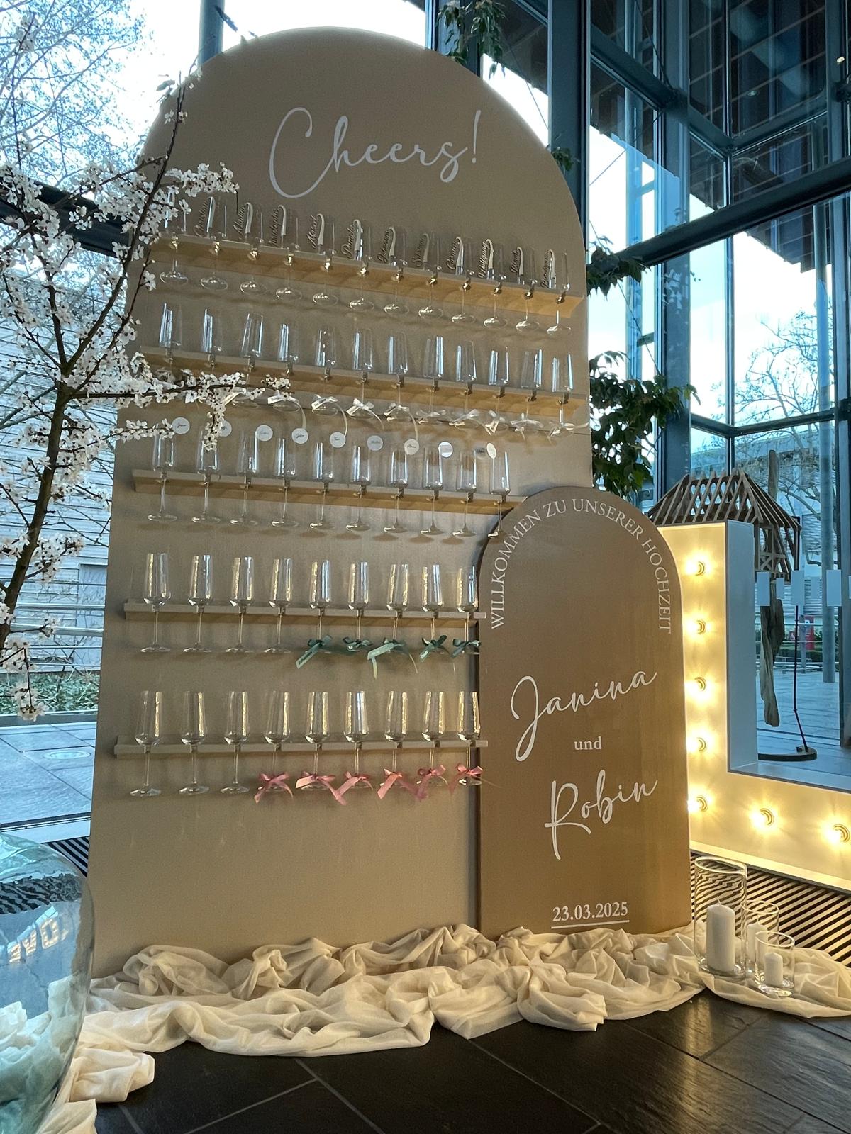 Champagnerwall/Shotwand