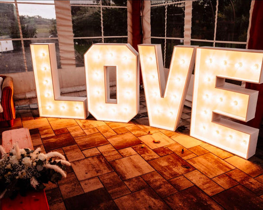 XXL Buchstaben LOVE