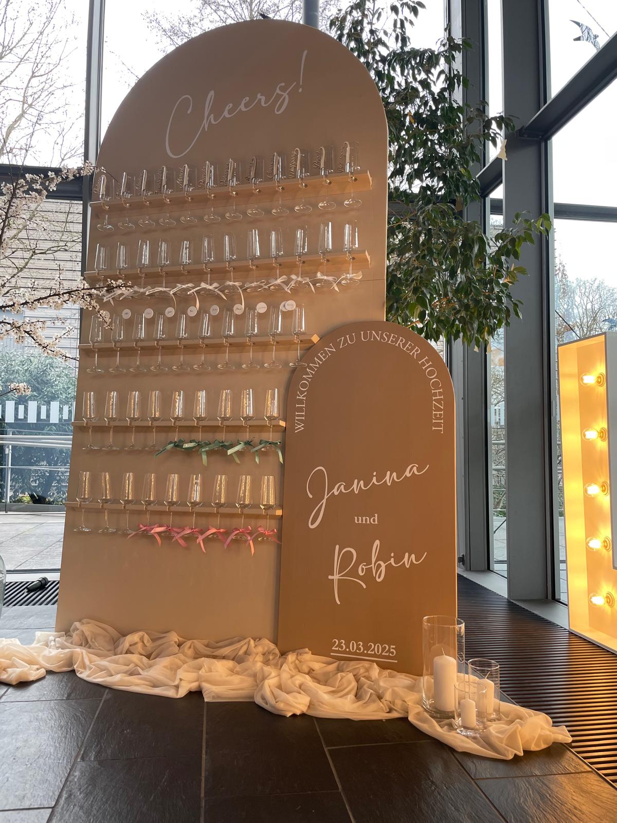 Champagnerwall/Shotwand